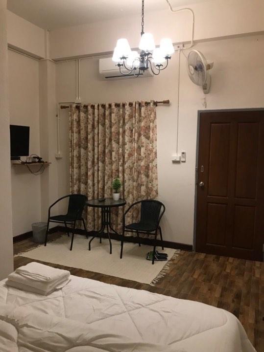 Fon Hostel Чианг Рай Екстериор снимка